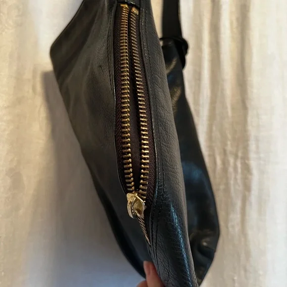 Black Fossil leather shoulder satchel bag. Soft leather. - Picture 9 of 10